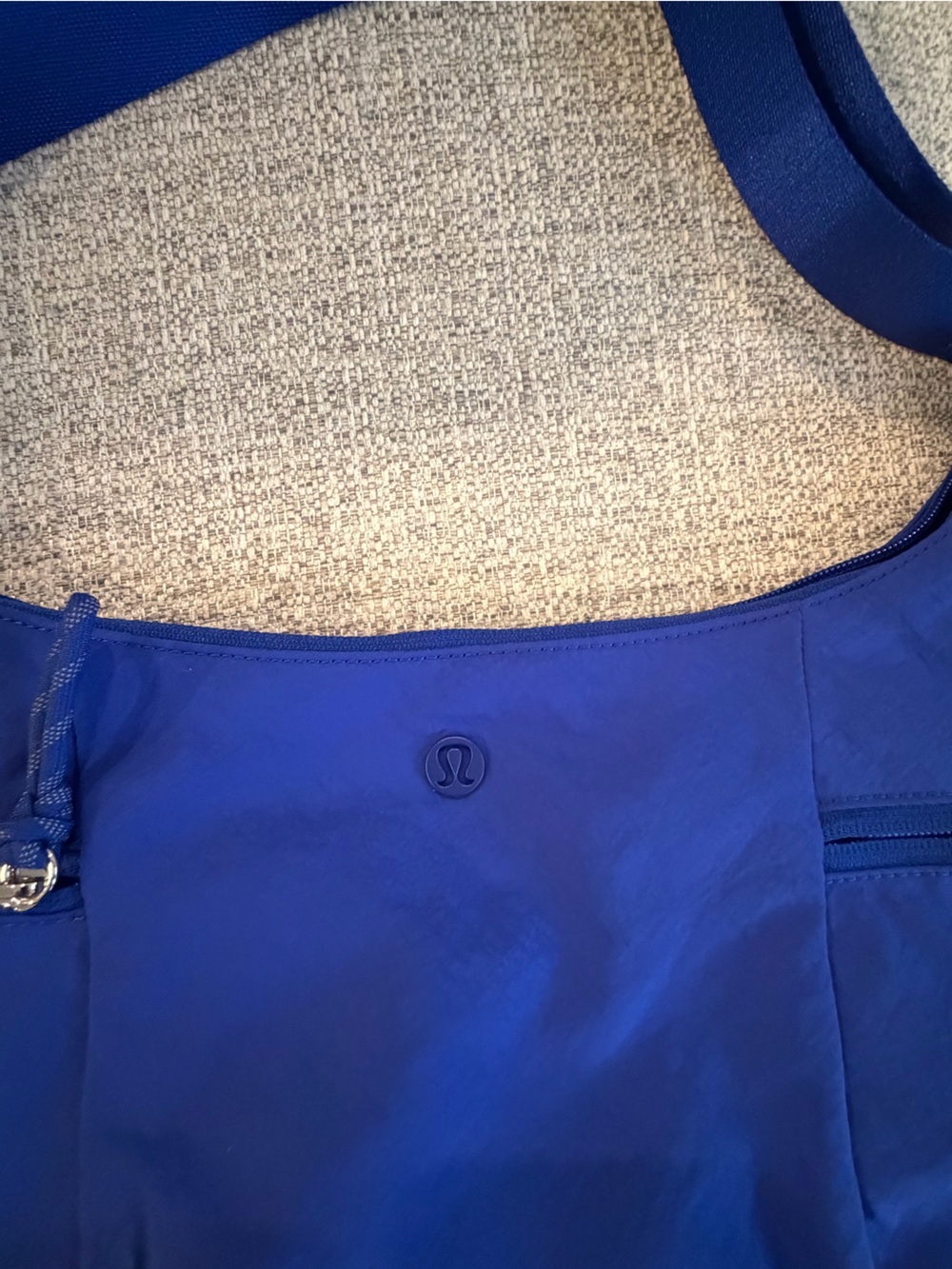 Lululemon Slouchy Sling Bag 6L riverside blue NWT - Picture 7 of 14